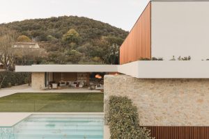 House 21094 / NordEst Arquitectura / Olot, Spain
