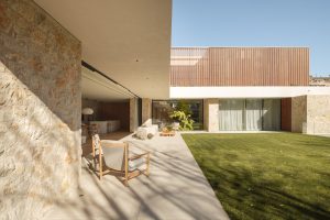 House 21094 / NordEst Arquitectura / Olot, Spain