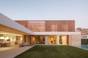 House 21094 / NordEst Arquitectura / Olot, Spain